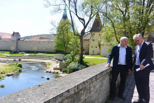 MdB Alois Karl mit dem Berchinger Bürgermeister Ludwig Eisenreich